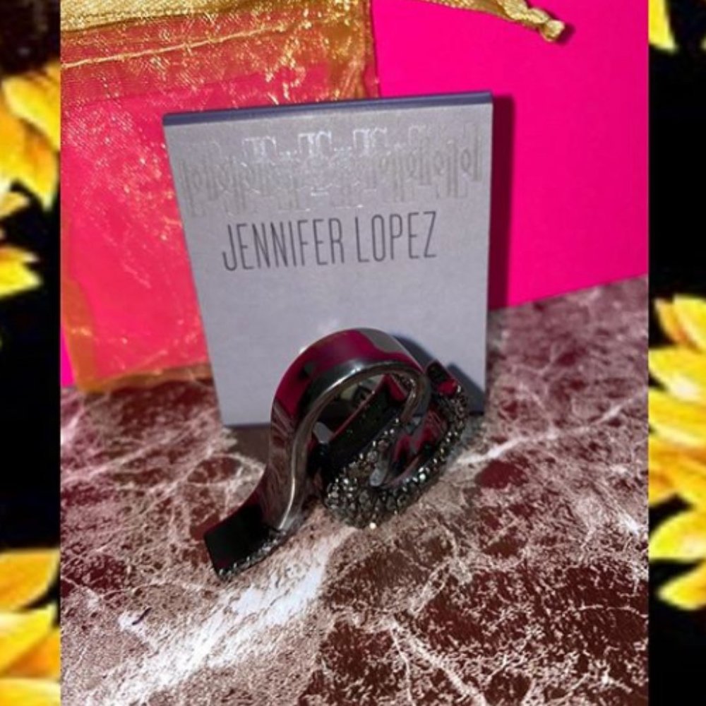 Ring - Picture 3 of 4